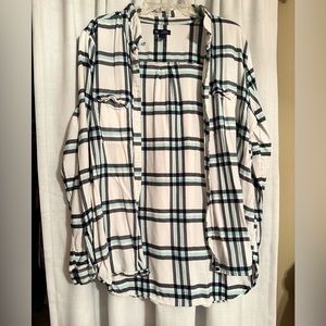 Gap women’s shirt